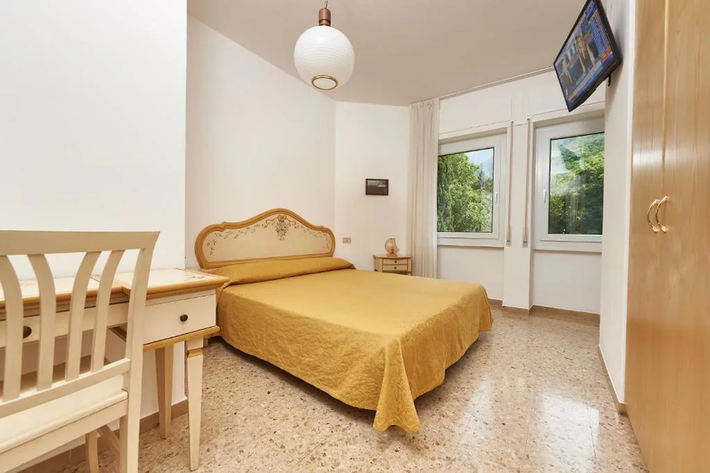 Standard Double or Twin Room with Mountain View — Hotel Villa Orizzonte