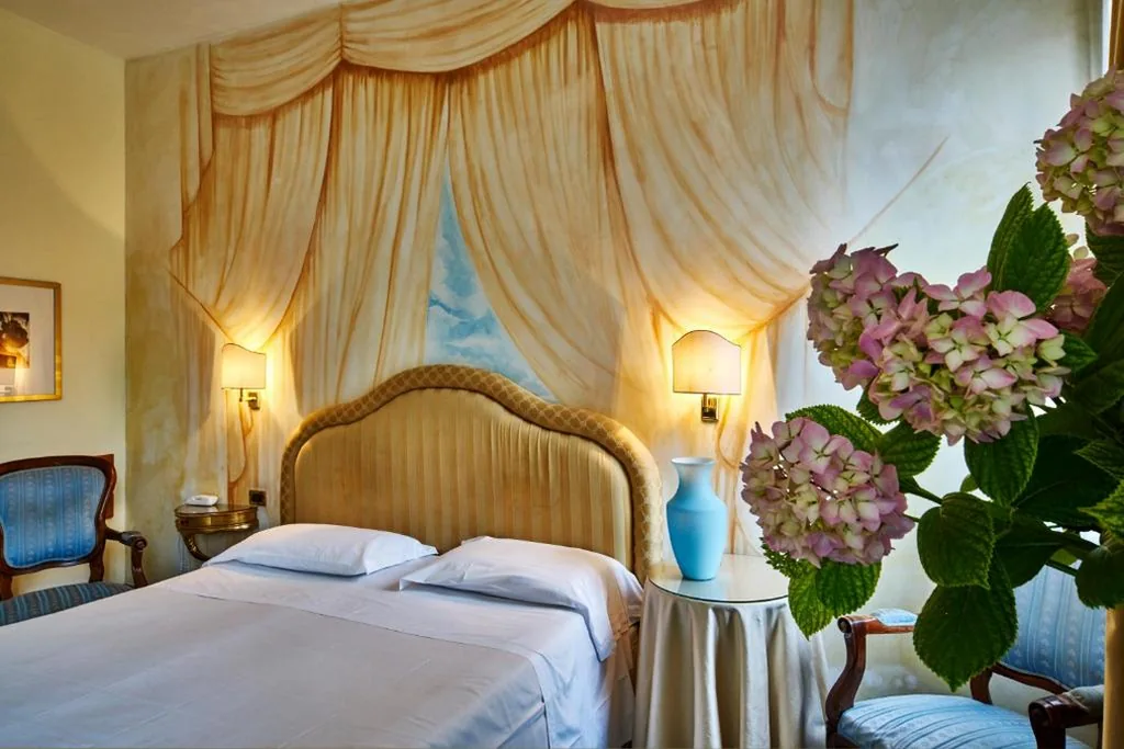 Superior Room with Canal View — Hotel Gardena