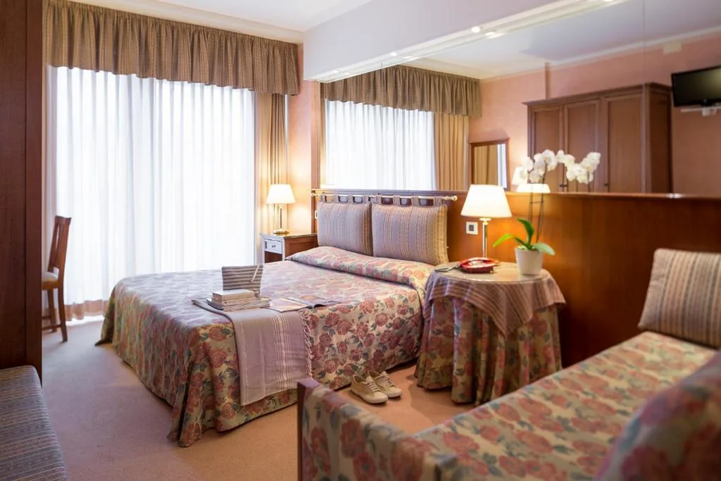 Superior Room with Pool View — Hotel Astro