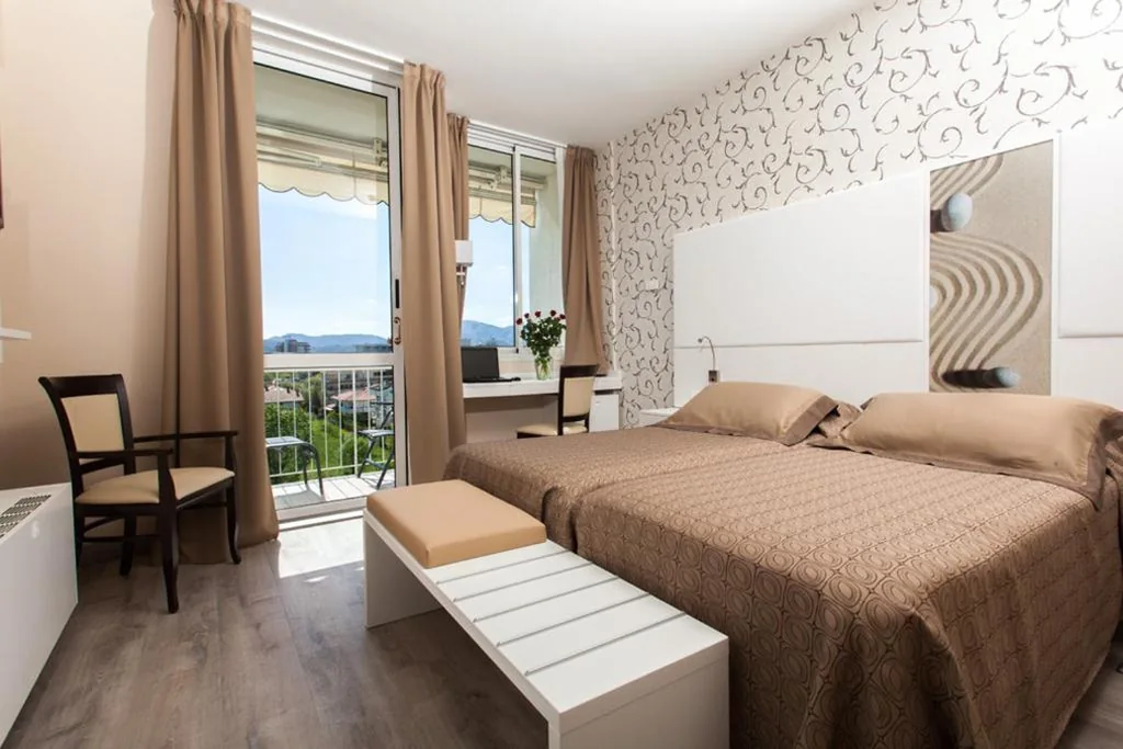 Camera Superior Deluxe Matrimoniale/Doppia con Letti Singoli — Hotel Abano Astoria