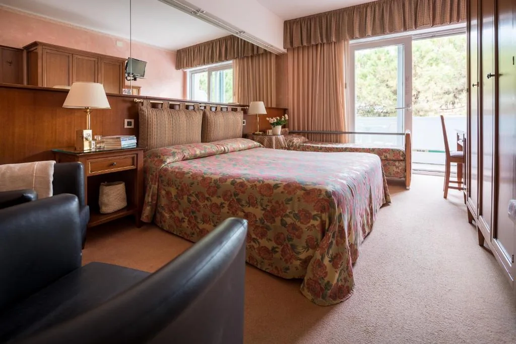Superior Room — Hotel Astro