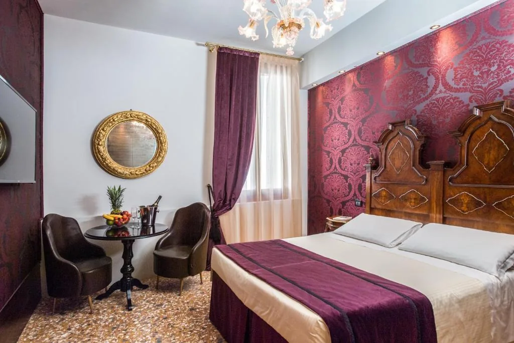 Superior Room — Locanda Leon Bianco on the Grand Canal