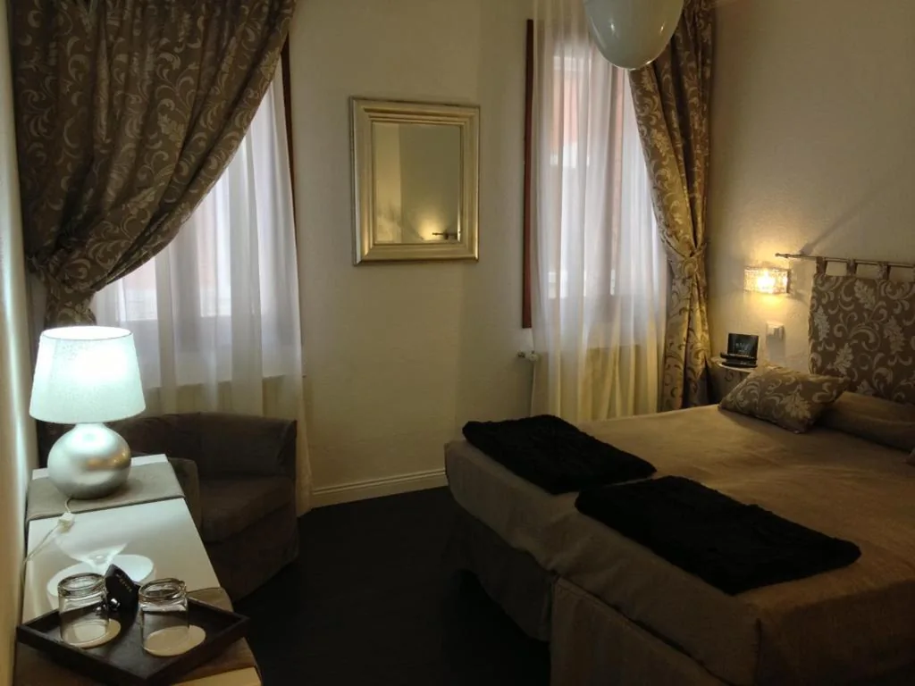 Camera Superior Matrimoniale/Doppia con Letti Singoli — Albergo Marin