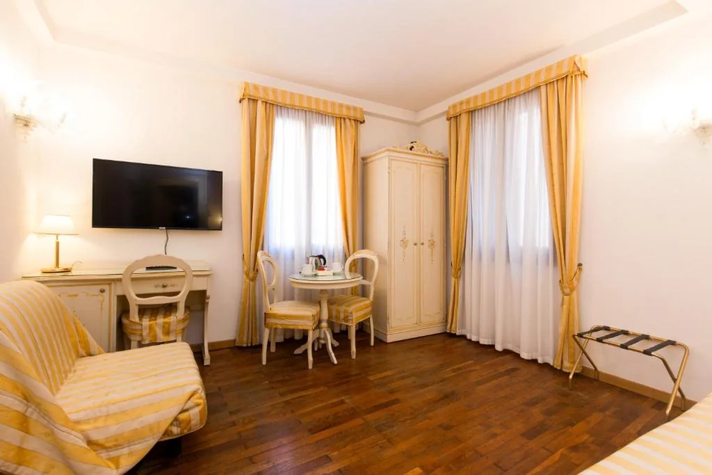 Camera Superior Matrimoniale/Doppia con Letti Singoli con Vista Città — Casa Sul Molo