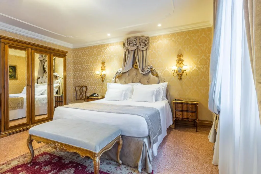 Camera Superior Matrimoniale/Doppia con Letti Singoli — Hotel Ai Reali – Small Luxury Hotels of the World