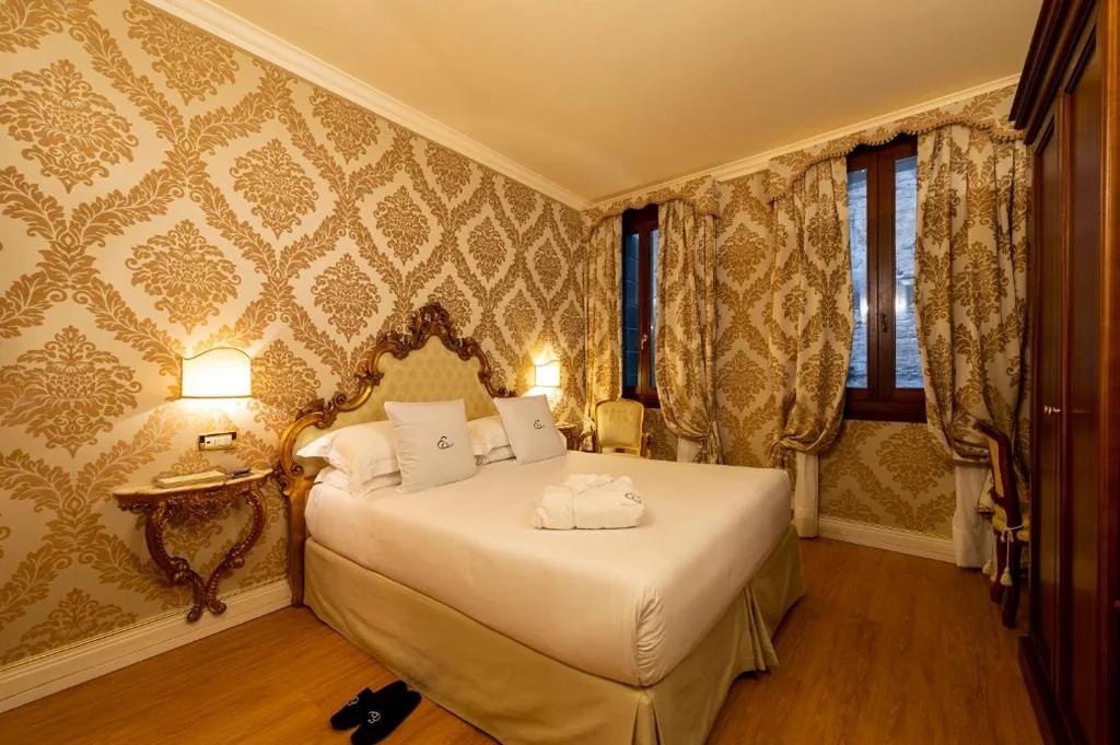 Superior Double or Twin Room — Hotel Antico Doge – a Member of Elizabeth Hotel Group