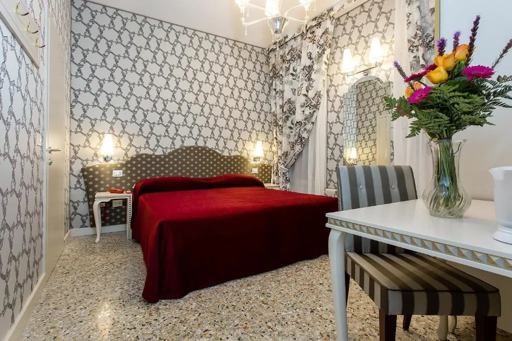 Superior Double or Twin Room — Hotel Ca’ Nobile Corner