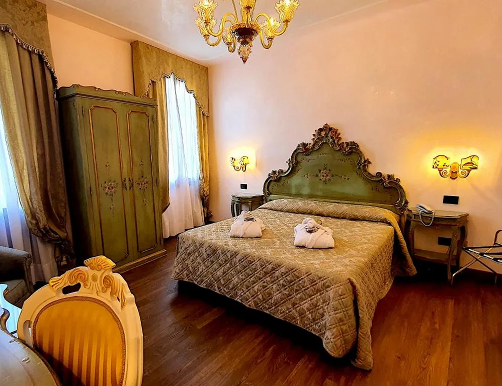 Camera Superior Matrimoniale/Doppia con Letti Singoli — Hotel Carlton On The Grand Canal