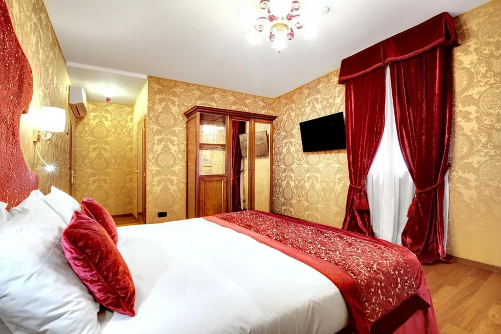 Camera Superior Matrimoniale/Doppia con Letti Singoli — Hotel Casanova