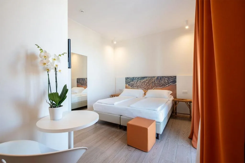 Superior Double or Twin Room — Hotel Mediterraneo