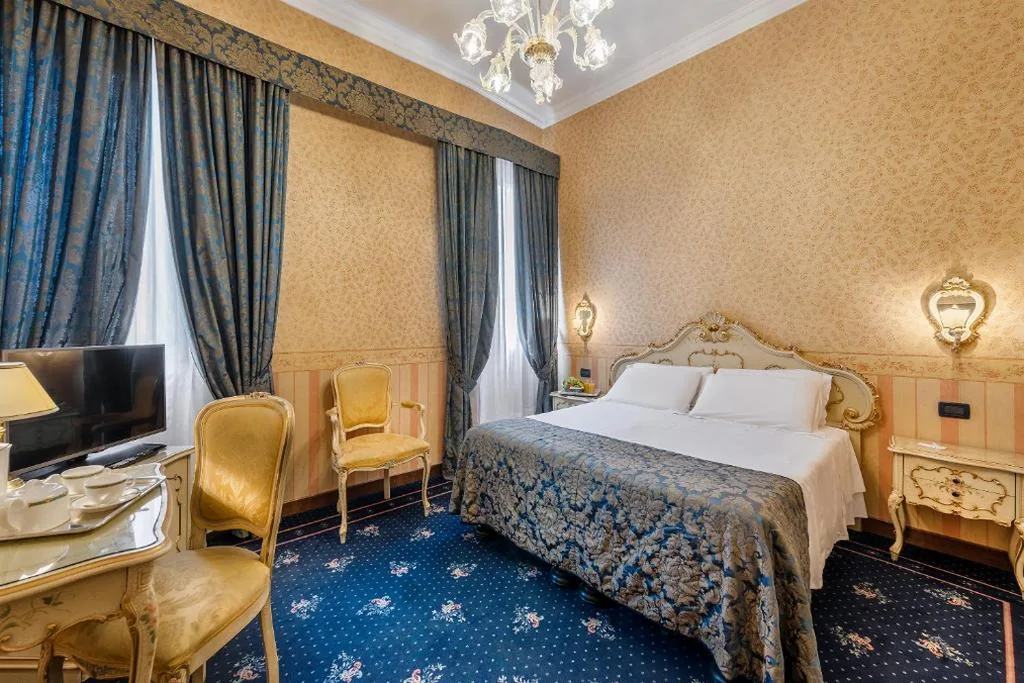 Camera Superior Matrimoniale/Doppia con Letti Singoli — Hotel Montecarlo