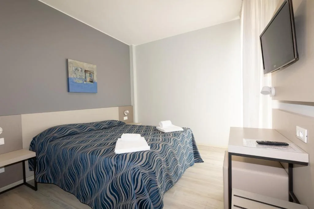 Camera Superior Matrimoniale/Doppia con Letti Singoli — Hotel Nember