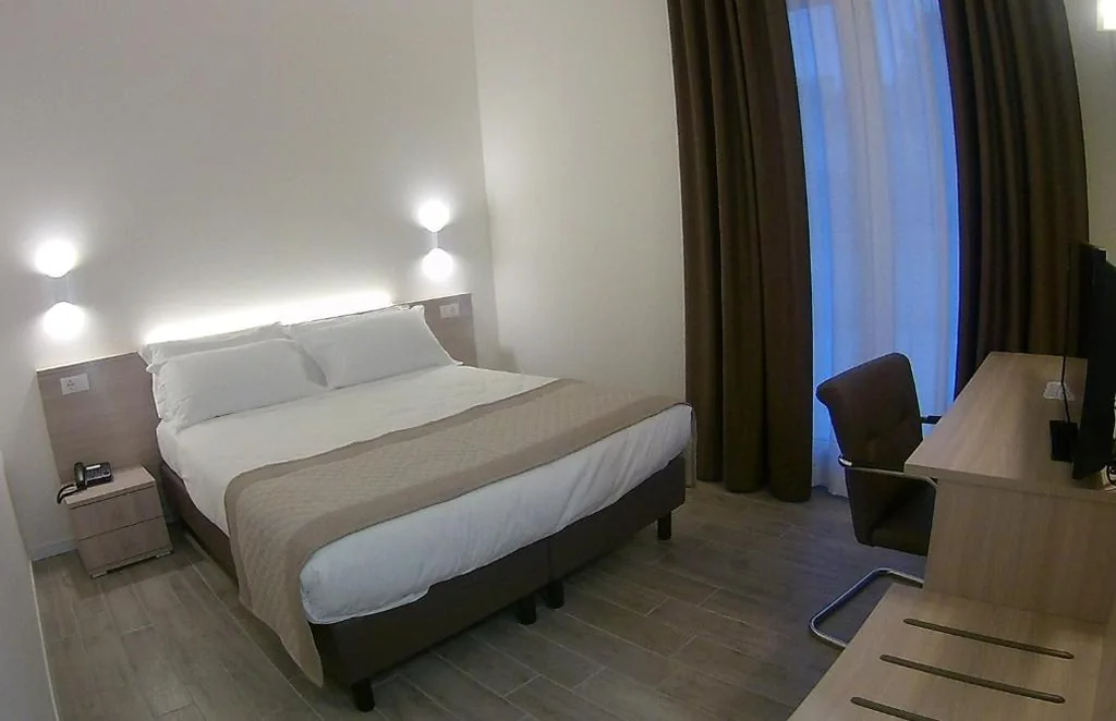 Camera Superior Matrimoniale/Doppia con Letti Singoli — Hotel Nuova Mestre