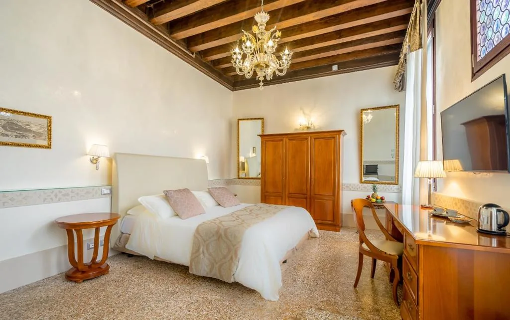 Superior Double or Twin Room — Hotel Palazzo Vitturi