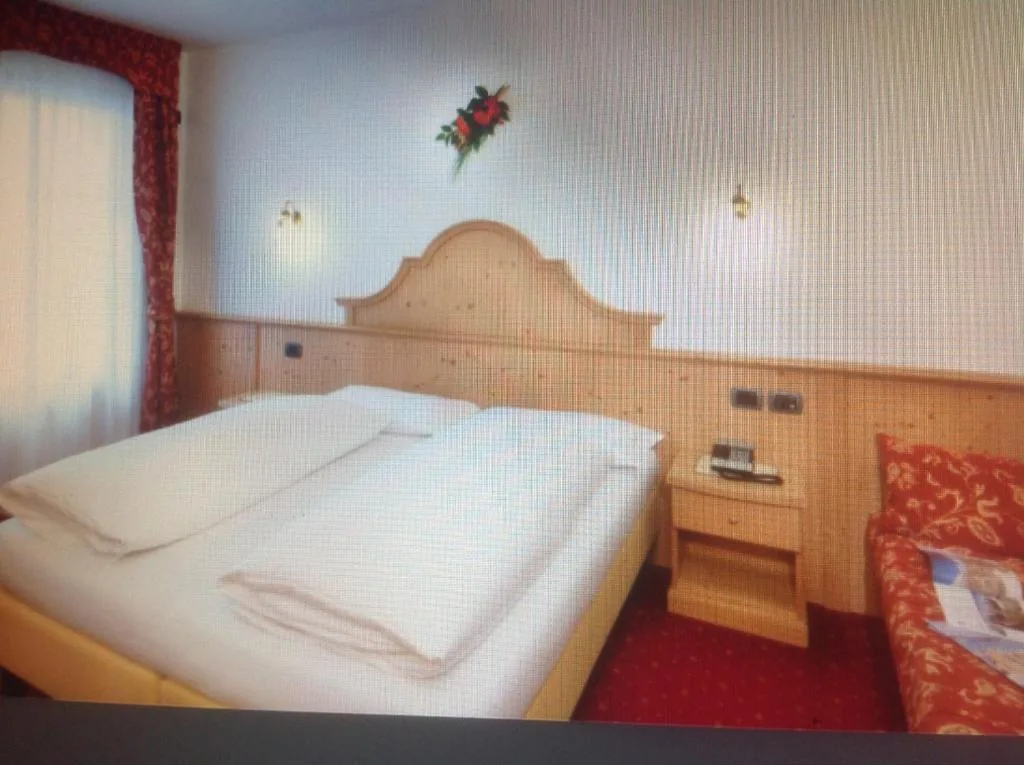 Superior Double or Twin Room — Hotel Pordoi – Fam Furgler