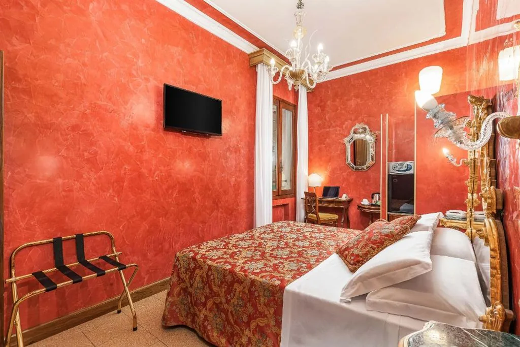 Superior Double or Twin Room — Hotel San Moisè