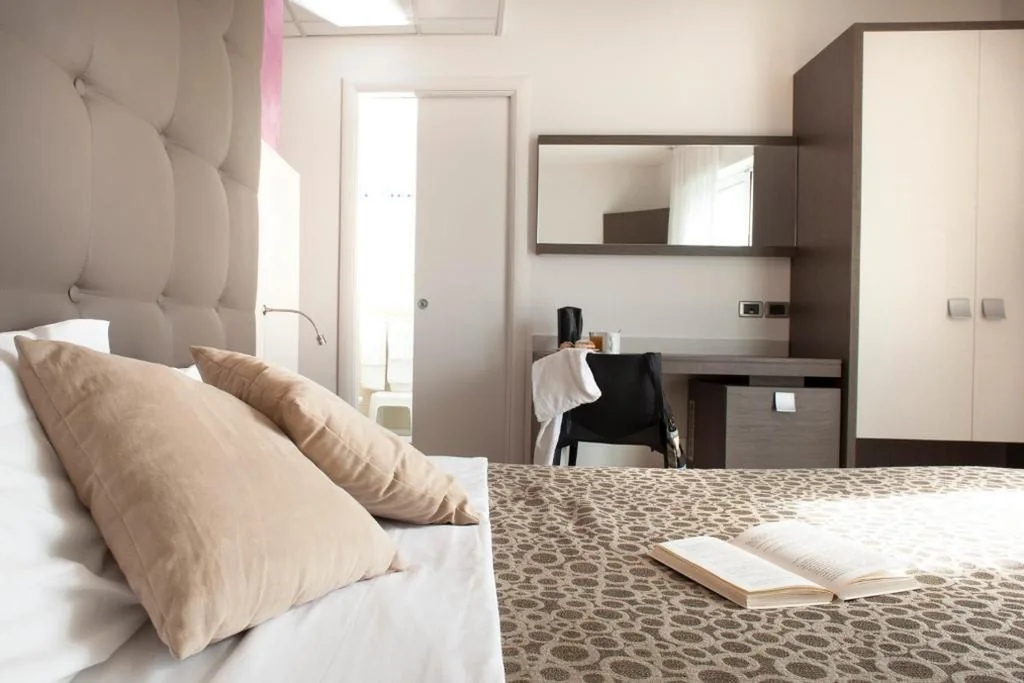 Superior Double or Twin Room with Sea View — Hotel Tropical