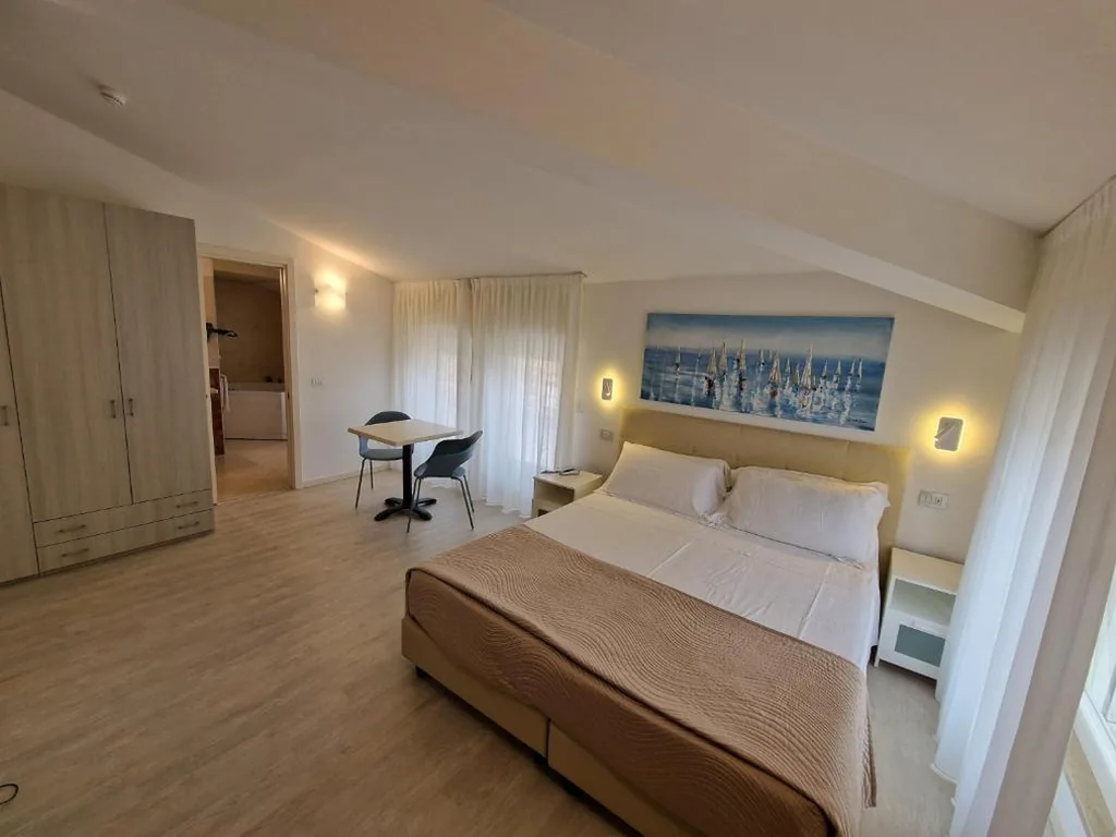 Camera Superior Matrimoniale/Doppia con Letti Singoli — Hotel Villa Anthea