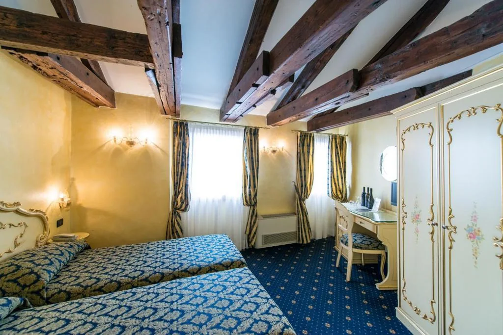 Superior Double or Twin Room — Locanda Ca’ Zose