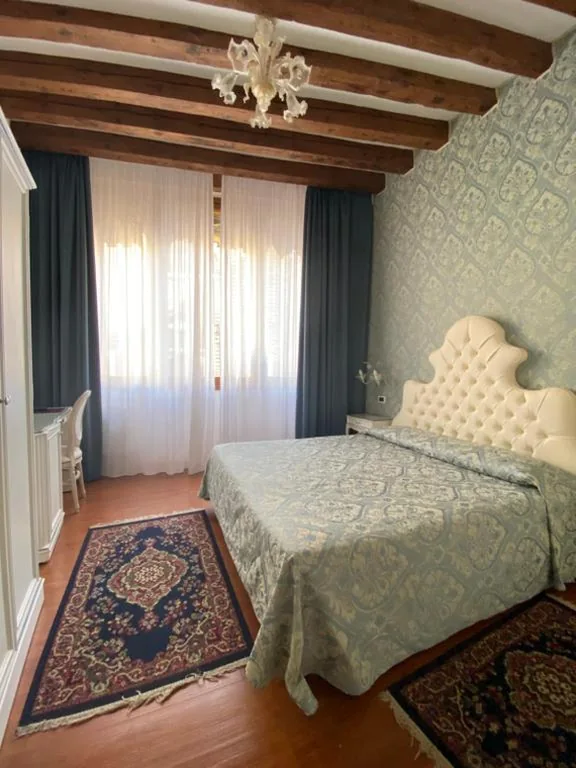 Superior Double or Twin Room — Locanda Casa Querini