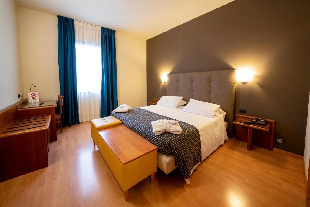 Camera Superior Matrimoniale/Doppia con Letti Singoli — LVG Hotel Collection – Gardenia