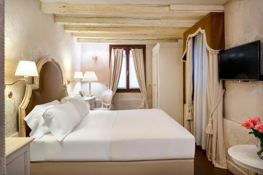 Superior Double or Twin Room — Maison Venezia | UNA Esperienze