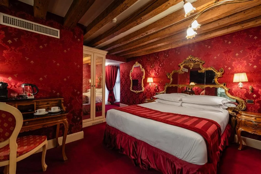 Camera Superior Matrimoniale/Doppia con Letti Singoli — Palazzo Paruta & Wellness Suites