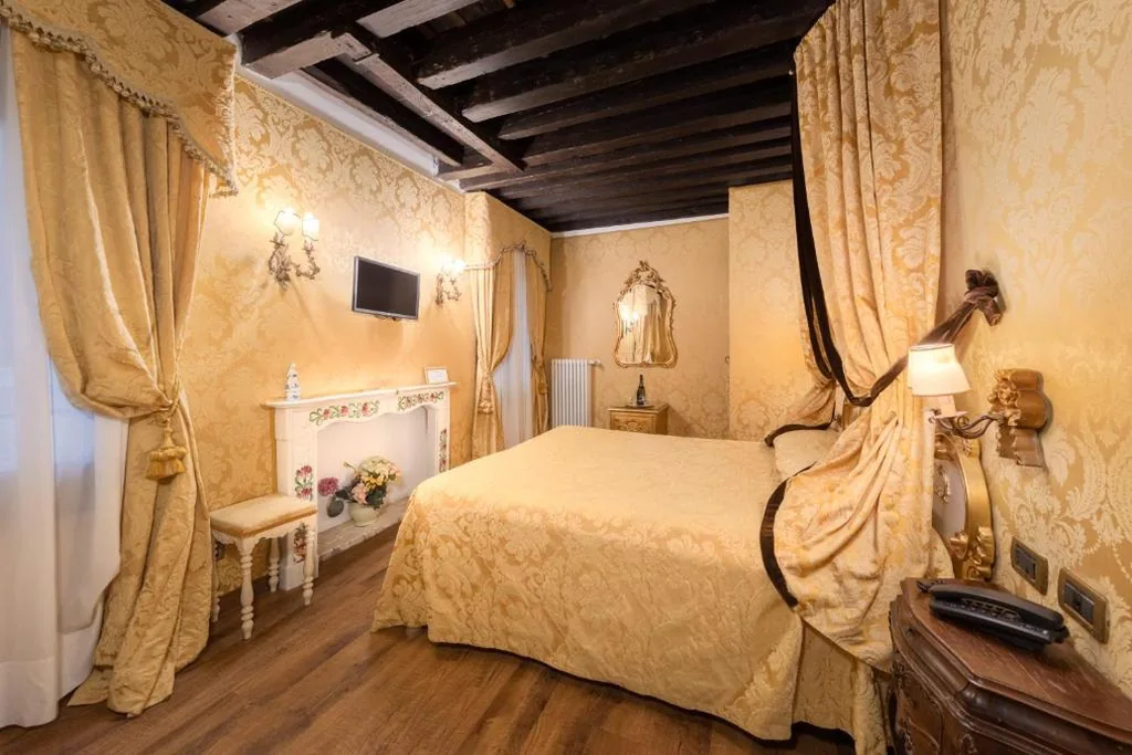 Camera Superior Matrimoniale/Doppia con Letti Singoli — Residenza La Loggia