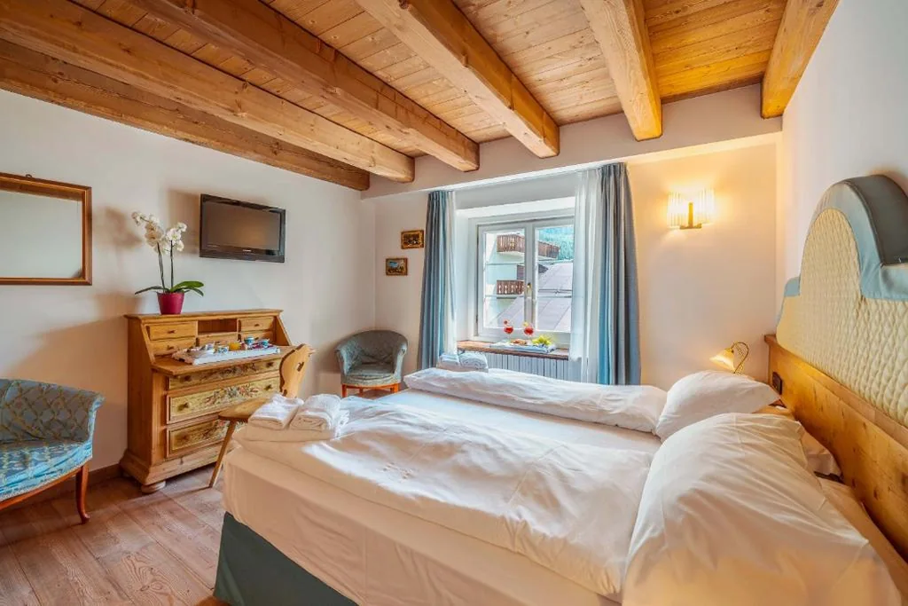 Camera Superior Matrimoniale/Doppia con Letti Singoli — Royal Hotel Cortina