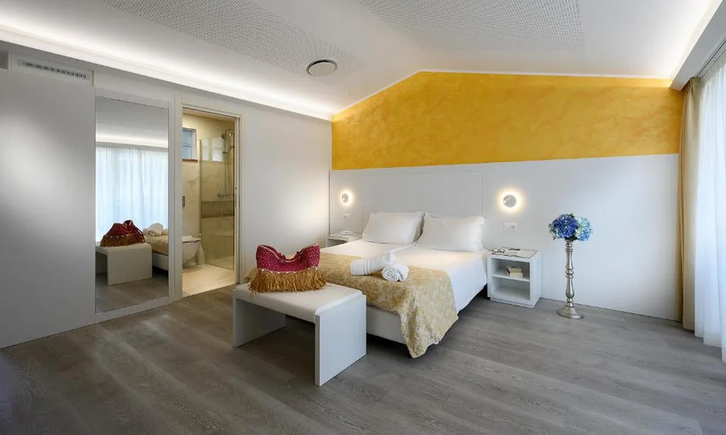 Superior Double or Twin Room with Side Sea View — Grand Hotel Playa