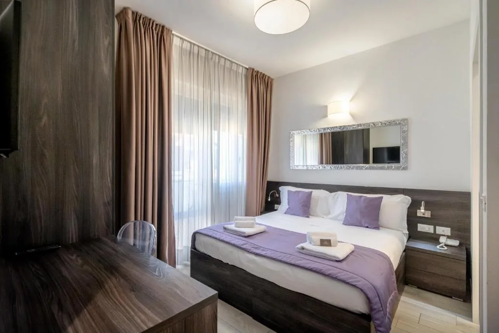 Small Superior Room with Balcony — Hotel Tre Rose