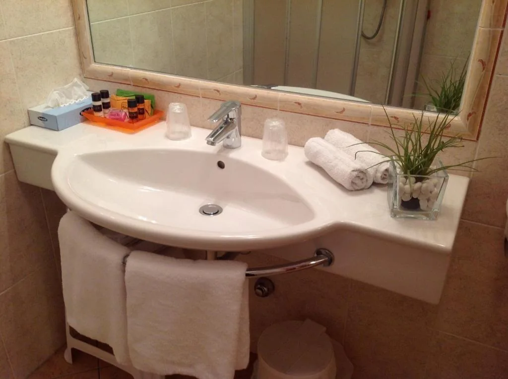 Camera Tripla (2 Adulti + 1 Bambino) — Hotel Villa Ca’ Nova ***S