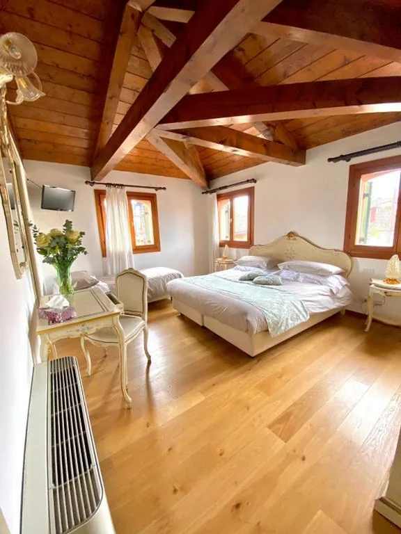 Triple Room — Alloggi Ai Tessitori