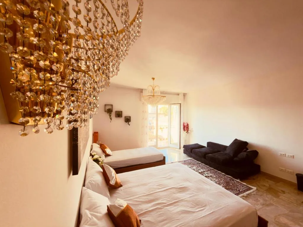 Camera Tripla Basic con Bagno in Comune — Leone Di San Marco