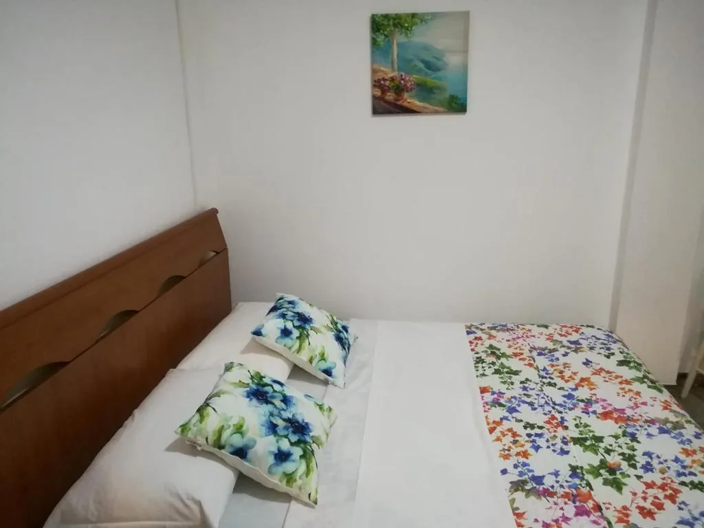 Camera Tripla Basic con Bagno in Comune — Venice Agostino Guesthouse