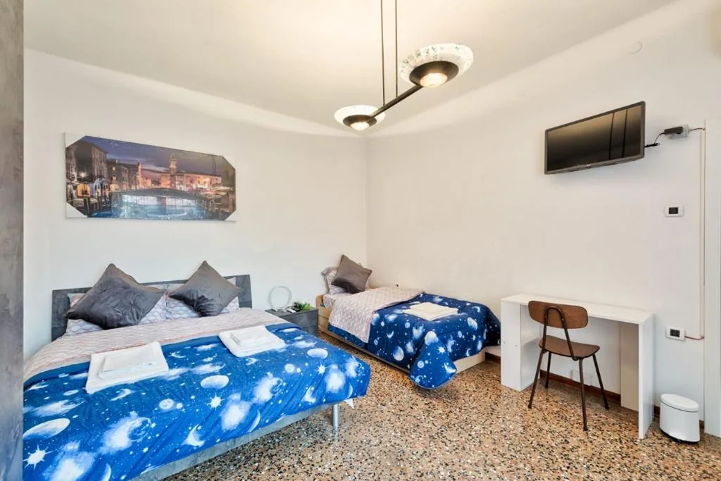 Camera Tripla — City Living Guest House