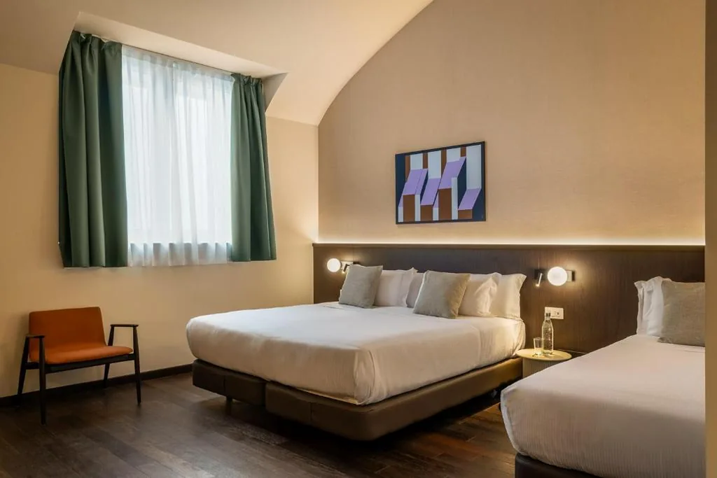 Classic Triple Room — BYPILLOW Grand Central