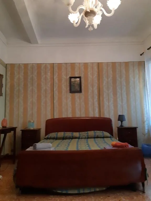 Camera Tripla Classic — Fiabe Venice Rooms