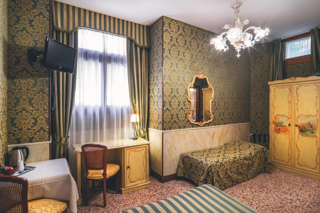 Classic Triple Room — Hotel Al Malcanton