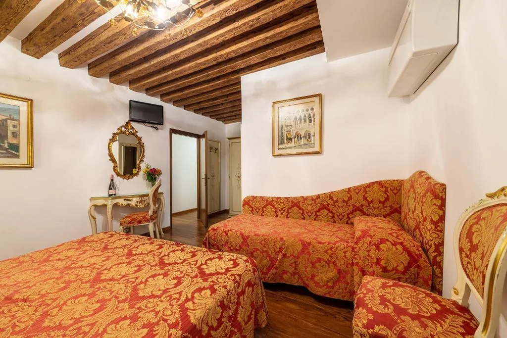Camera Tripla Classic — Hotel Al Vagon