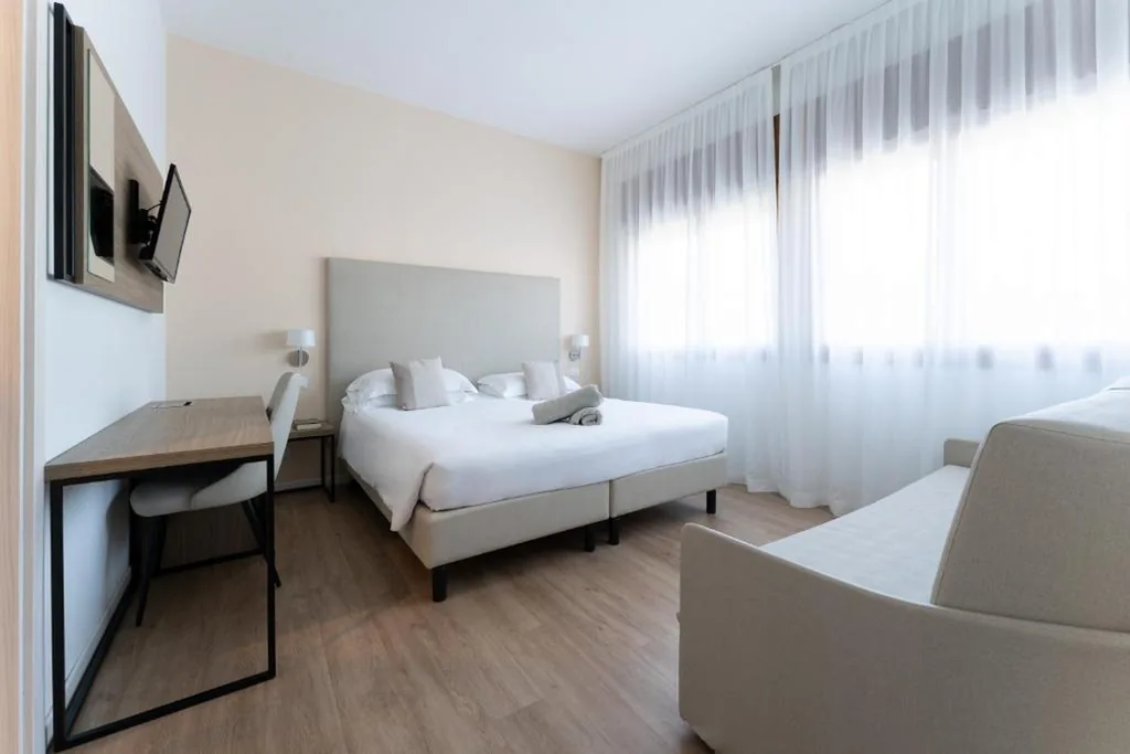 Camera Tripla Classic — Hotel Excelsior
