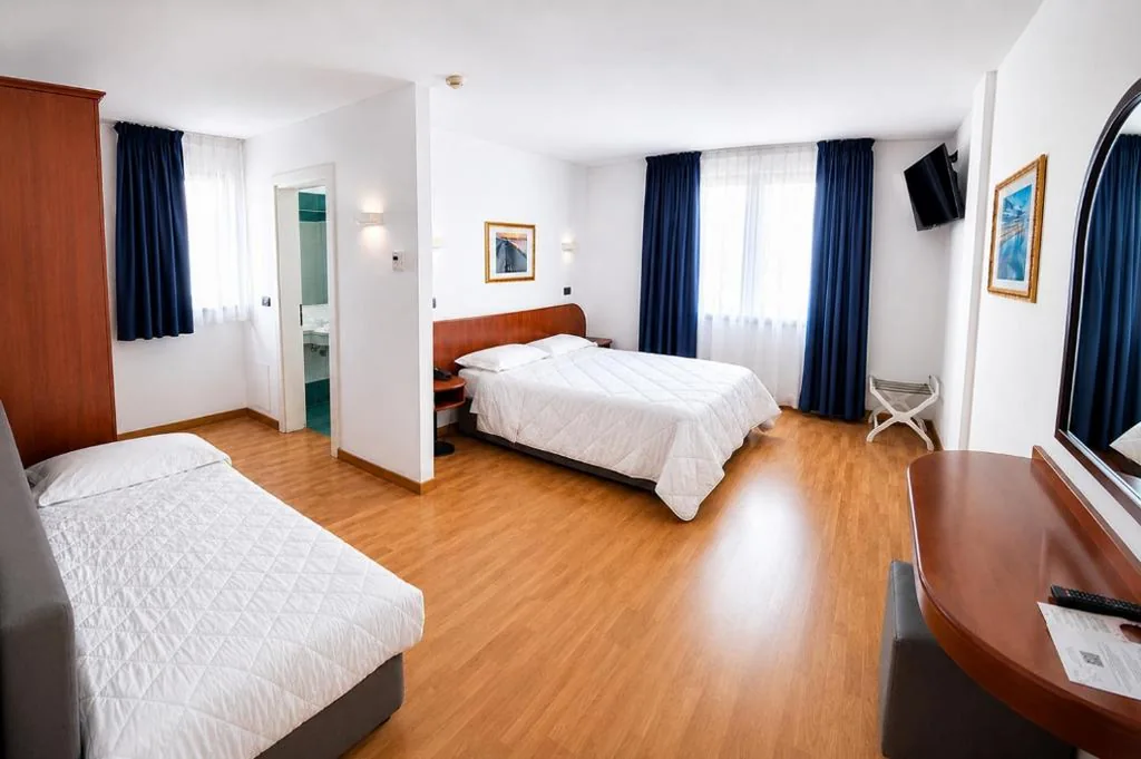 Camera Tripla Classic — Hotel Falcone