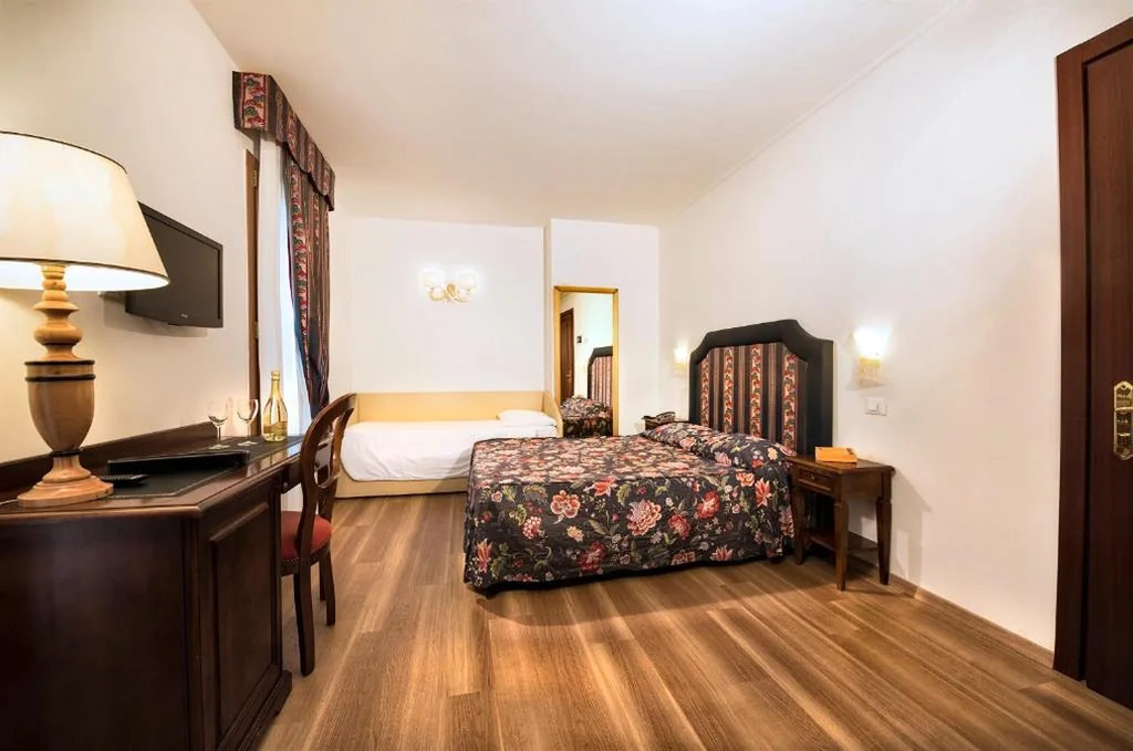 Camera Tripla Classic — Hotel Giardinetto Venezia