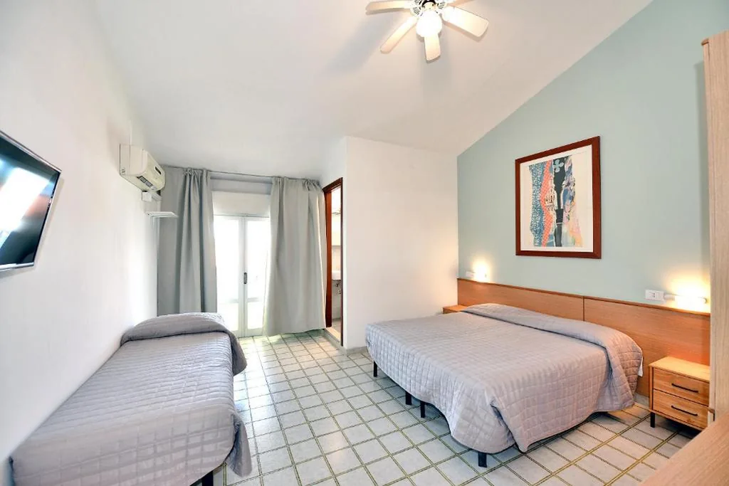 Camera Tripla Classic — Hotel Itta