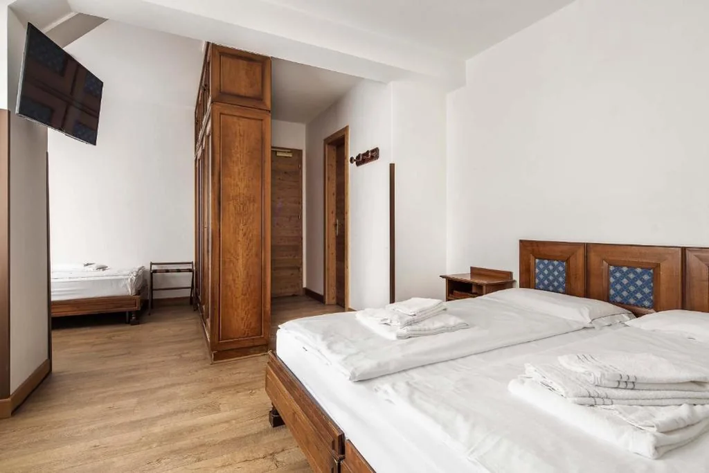 Classic Triple Room — Hotel Olimpia