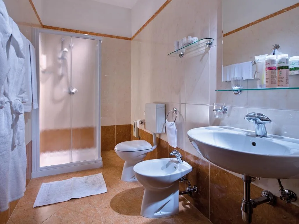Camera Tripla Classic — Hotel Terme Marco Polo