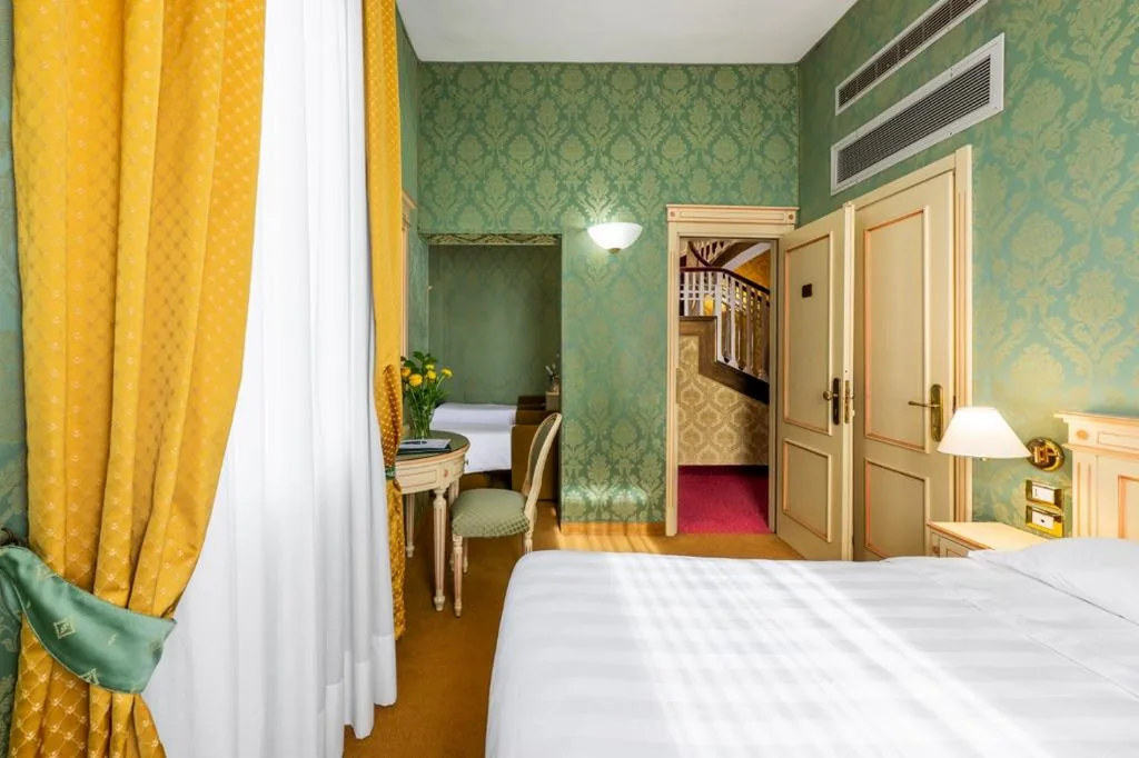 Camera Tripla Classic — Hotel Villa Delle Palme