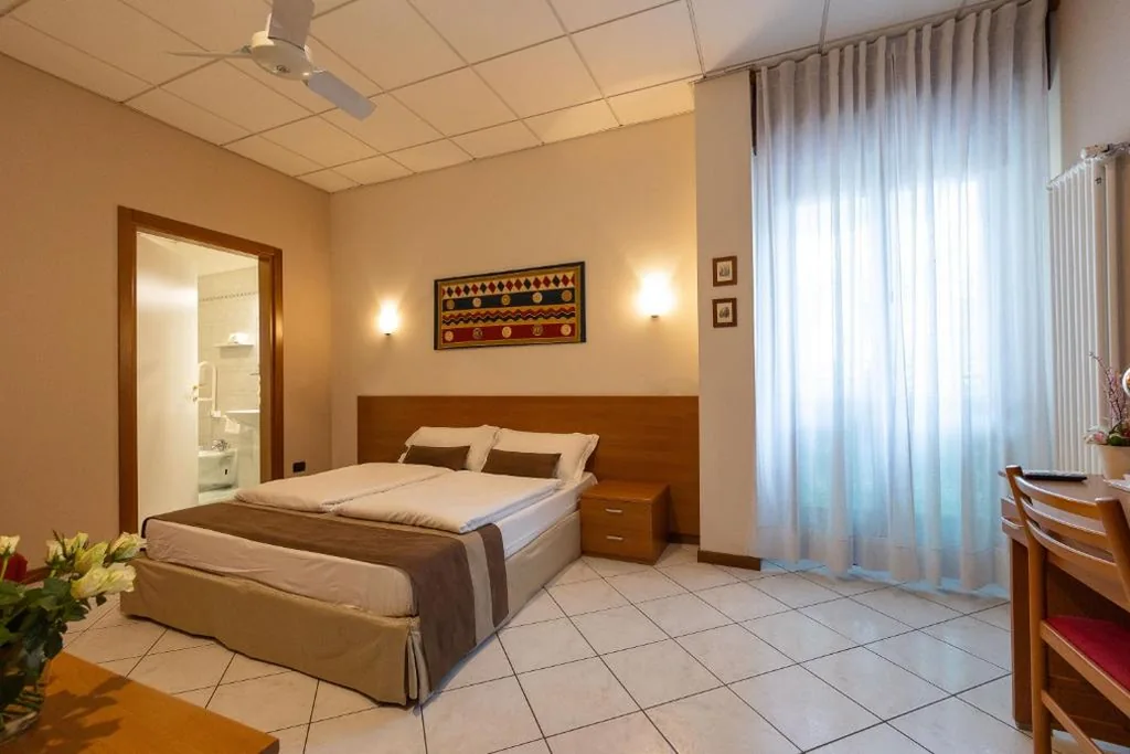 Camera Tripla Classic — La Mimosa Lazise