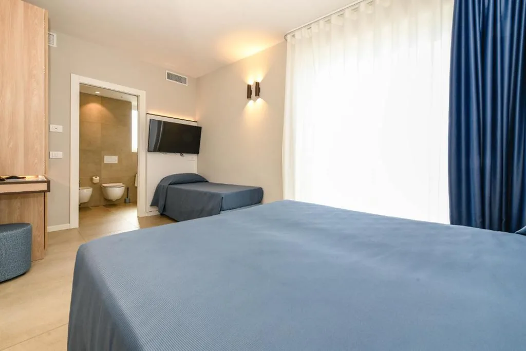 Camera Tripla Classic — Petit Hotel