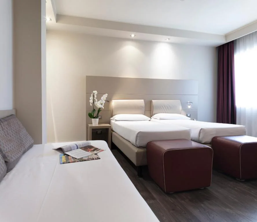 Camera Tripla Classic — Smart Hotel Holiday